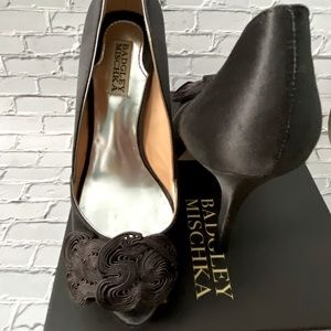2/$50 bundle | Badgley Mischka Kody Satin Heels 7.5
